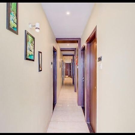 Hotel Emerald Near T2 International Airport Mumbai Bombaim Exterior foto