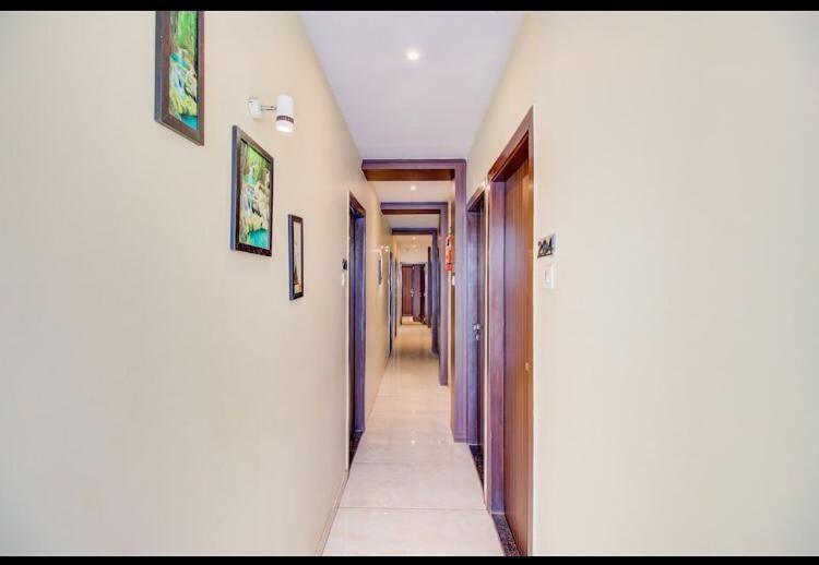 Hotel Emerald Near T2 International Airport Mumbai Bombaim Exterior foto