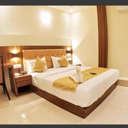 Hotel Emerald Near T2 International Airport Mumbai Bombaim Exterior foto